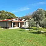 Rustic Montenegro Bridje 포드고리차