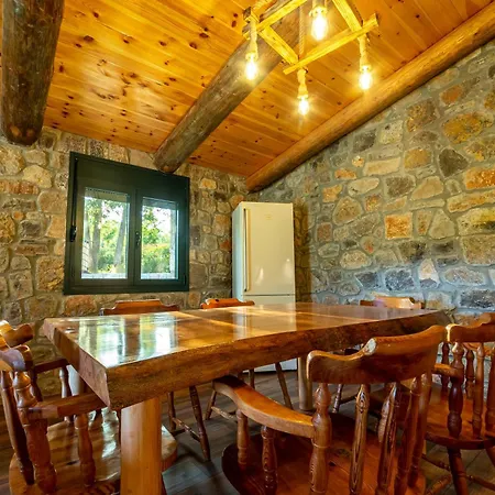 Rustic Montenegro Bridje Ferienhaus *